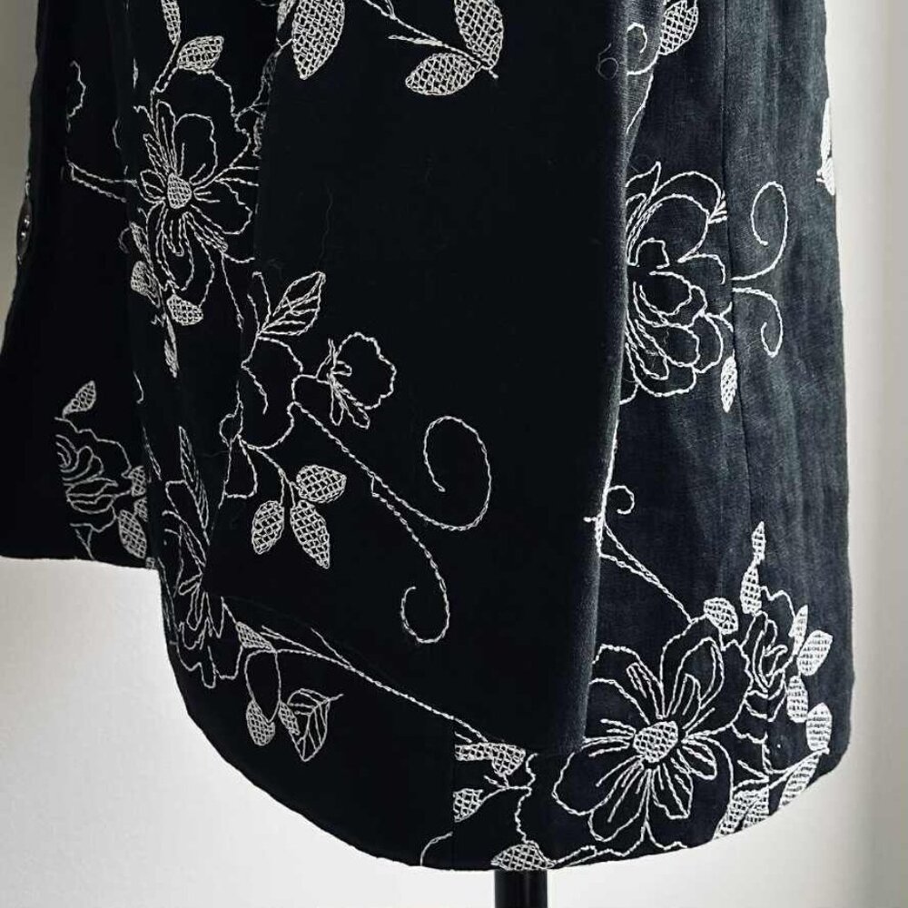 JM Collection Lined Black Linen Floral Embroidered Mandarin-Collar Jacket – US 8 - Picture 9 of 12